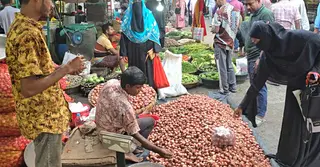 ফরিদপুরে ১০ দিনের ব্যবধানে বেড়েছে পেঁয়াজের দাম